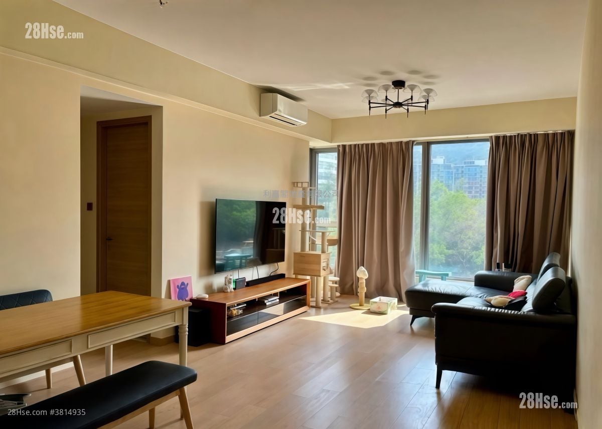 Solaria Sell 4 Bedrooms , 2 Bathrooms 1,066 ft²