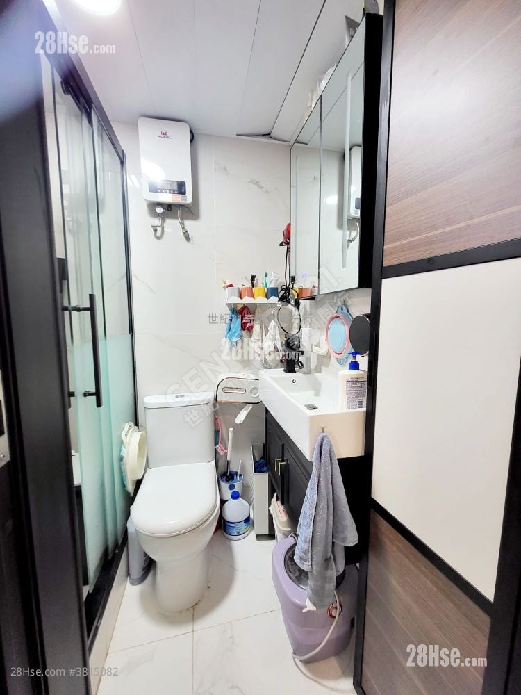 Yue Tin Court Sell 3 Bedrooms , 1 Bathroom 568 ft²