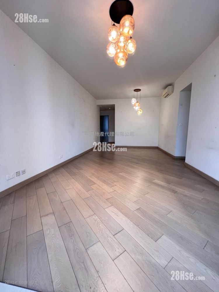 Cullinan West Sell 4 Bedrooms 1,320 ft²