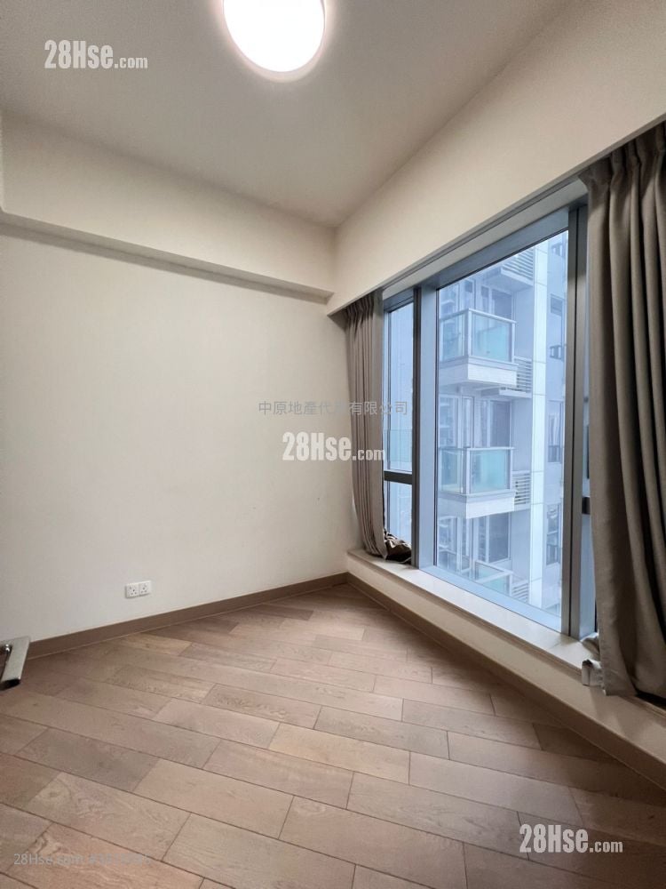 Cullinan West Sell 4 Bedrooms 1,320 ft²