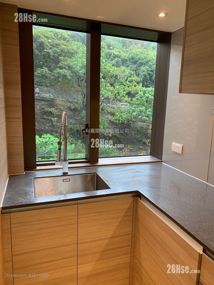 Island Garden Sell 2 Bedrooms , 1 Bathroom 670 ft²