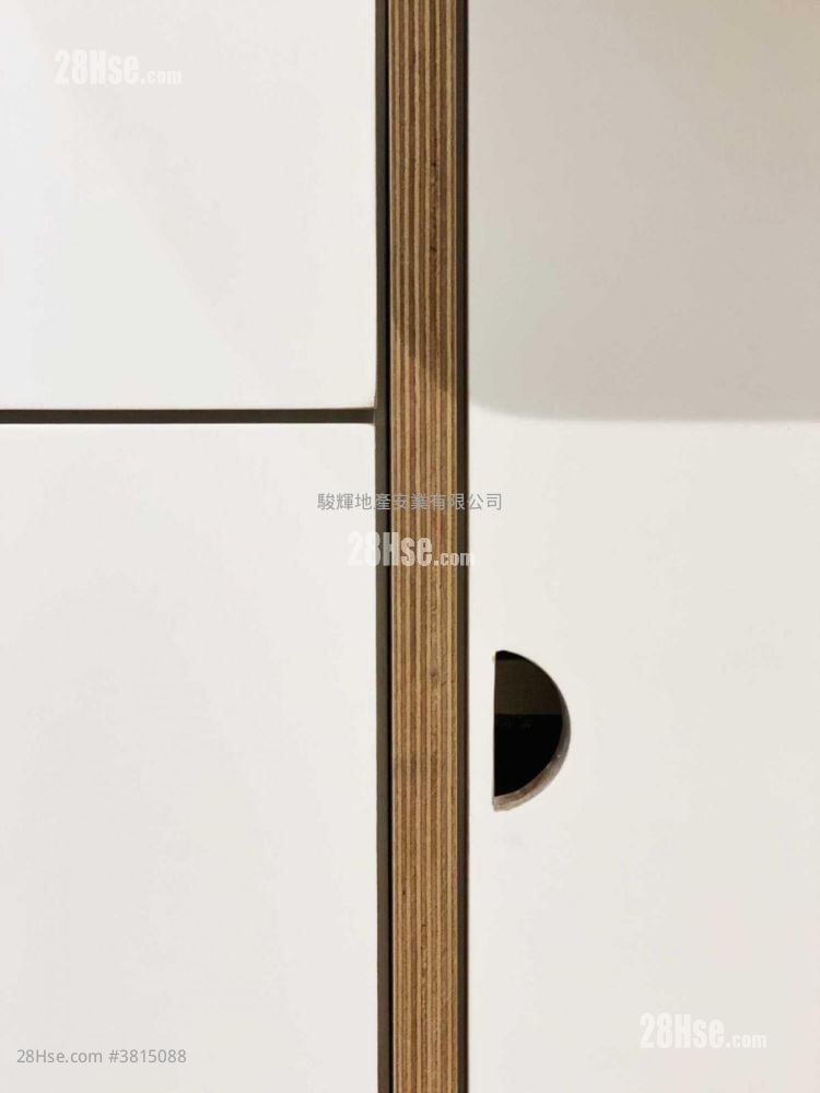 One New York Sell 2 Bedrooms , 1 Bathroom 467 ft²