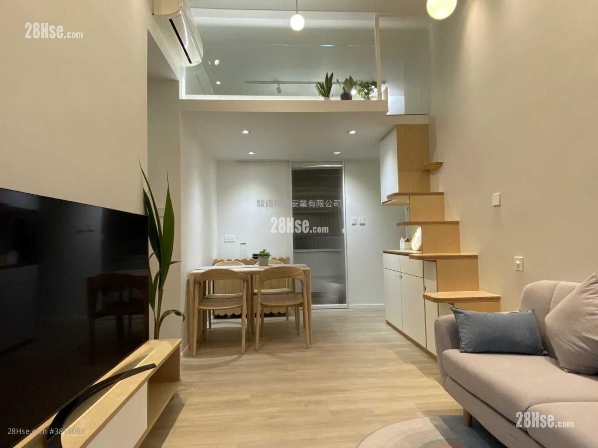 One New York Sell 2 Bedrooms , 1 Bathroom 467 ft²