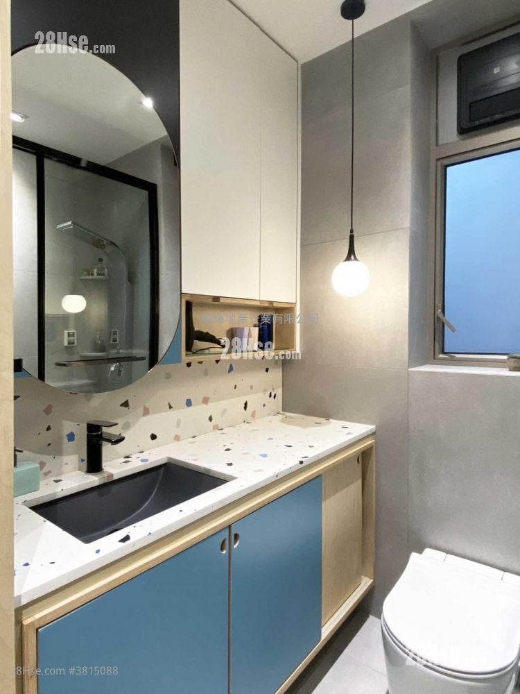 One New York Sell 2 Bedrooms , 1 Bathroom 467 ft²