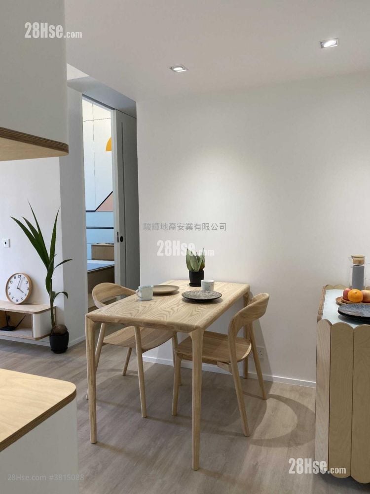 One New York Sell 2 Bedrooms , 1 Bathroom 467 ft²