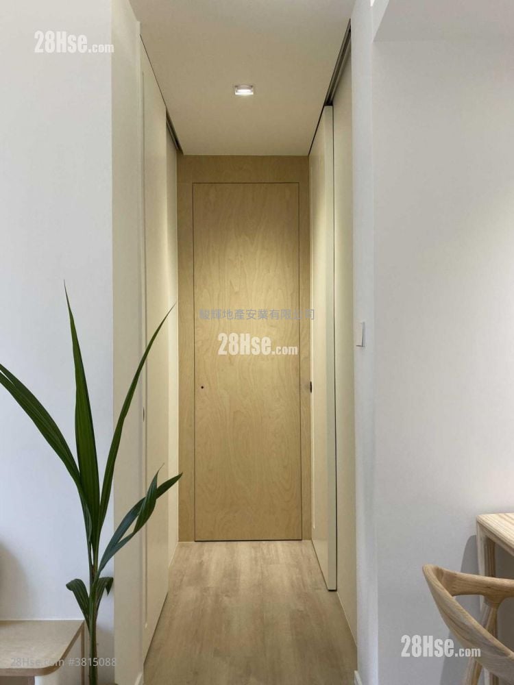 One New York Sell 2 Bedrooms , 1 Bathroom 467 ft²