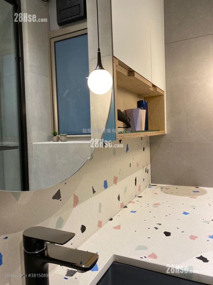 One New York Sell 2 Bedrooms , 1 Bathroom 467 ft²