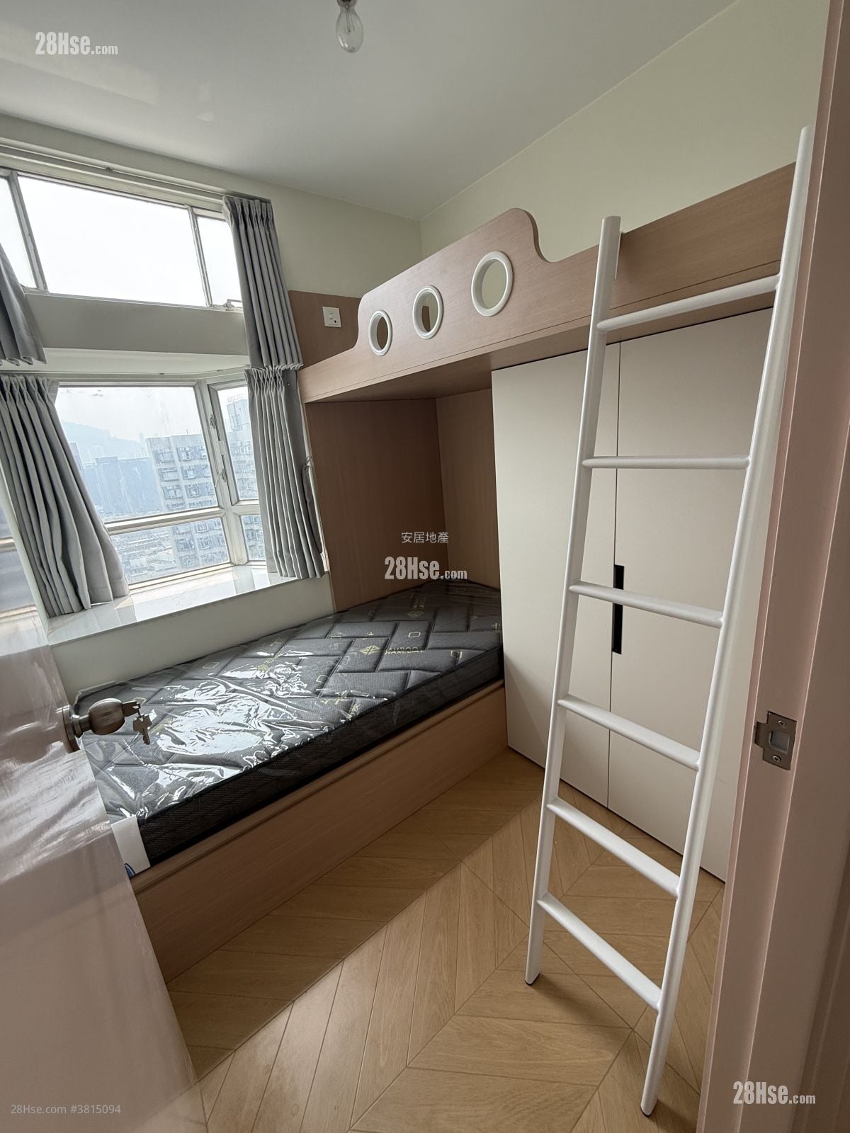 Riviera Gardens Rental 3 Bedrooms , 1 Bathroom 496 ft²