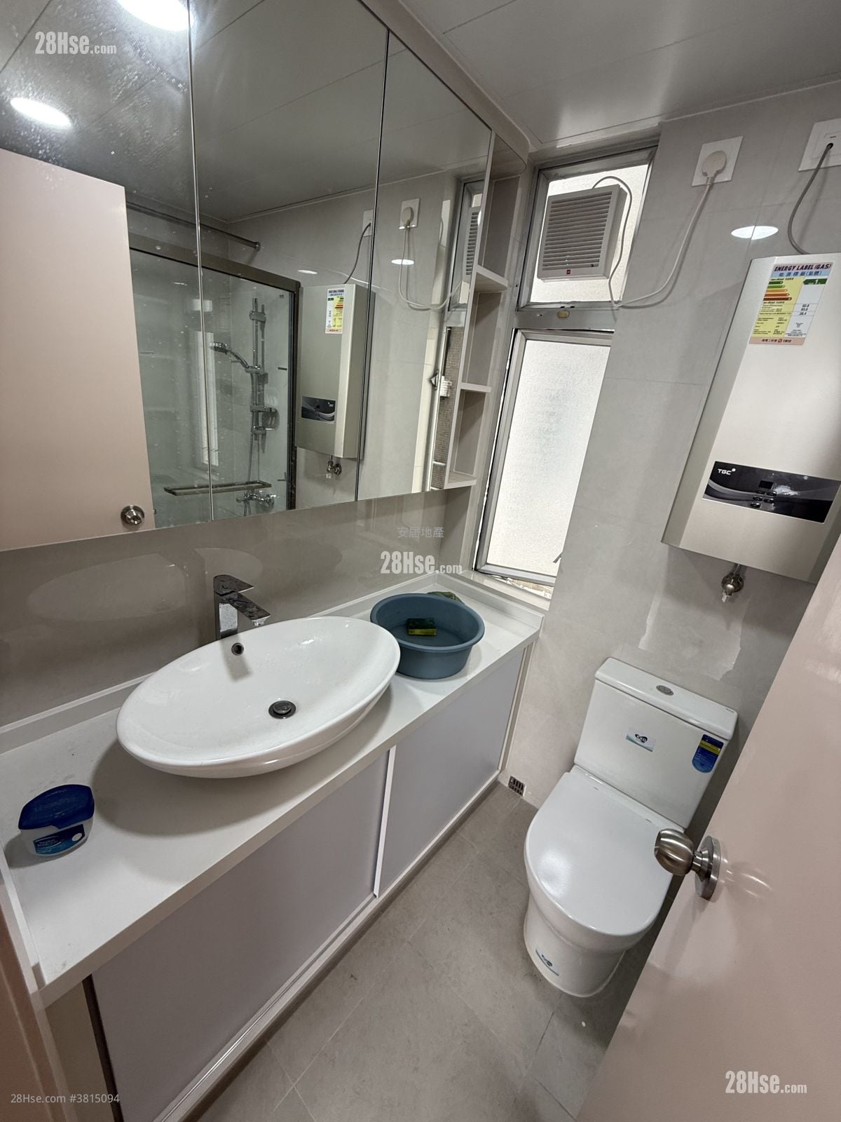 Riviera Gardens Rental 3 Bedrooms , 1 Bathroom 496 ft²