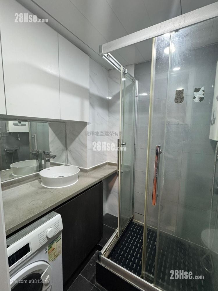 Hung Wai Building Sell 2 Bedrooms , 1 Bathroom 306 ft²