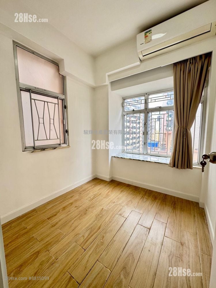 Hung Wai Building Sell 2 Bedrooms , 1 Bathroom 306 ft²