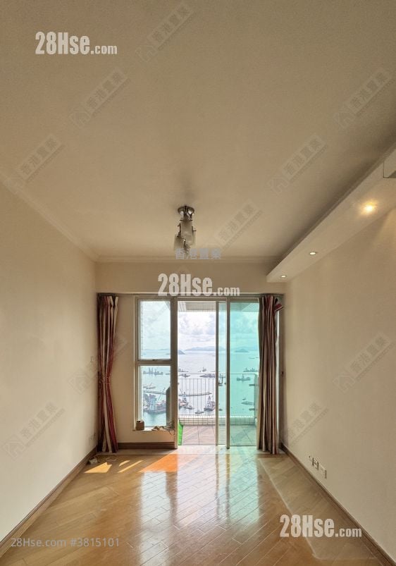 living room: Florient Rise Rental 2 Bedrooms , 1 Bathroom 574 ft²