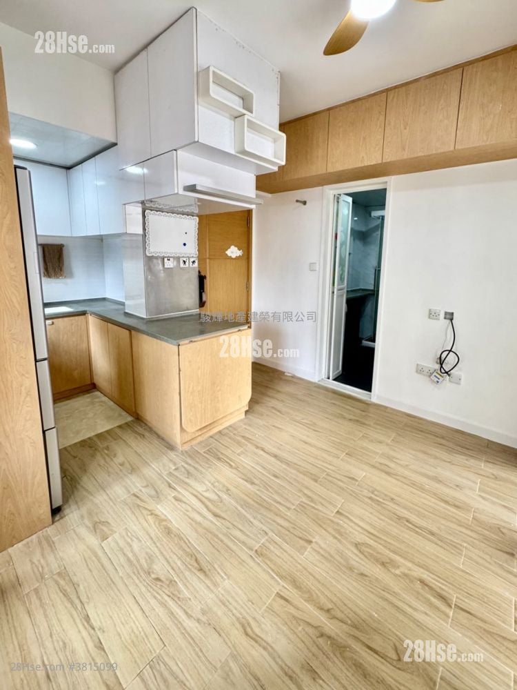 Hung Wai Building Sell 2 Bedrooms , 1 Bathroom 306 ft²