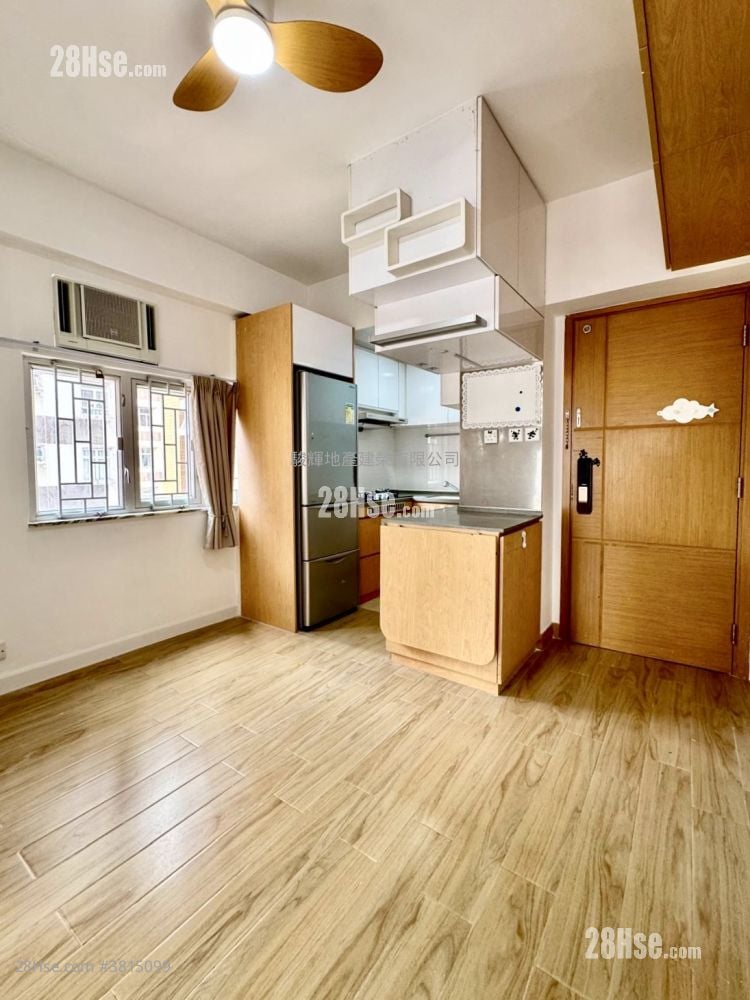 Hung Wai Building Sell 2 Bedrooms , 1 Bathroom 306 ft²