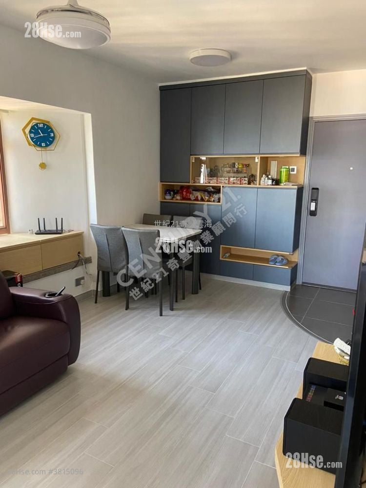 Sunshine City Rental 2 Bedrooms , 1 Bathroom 404 ft²