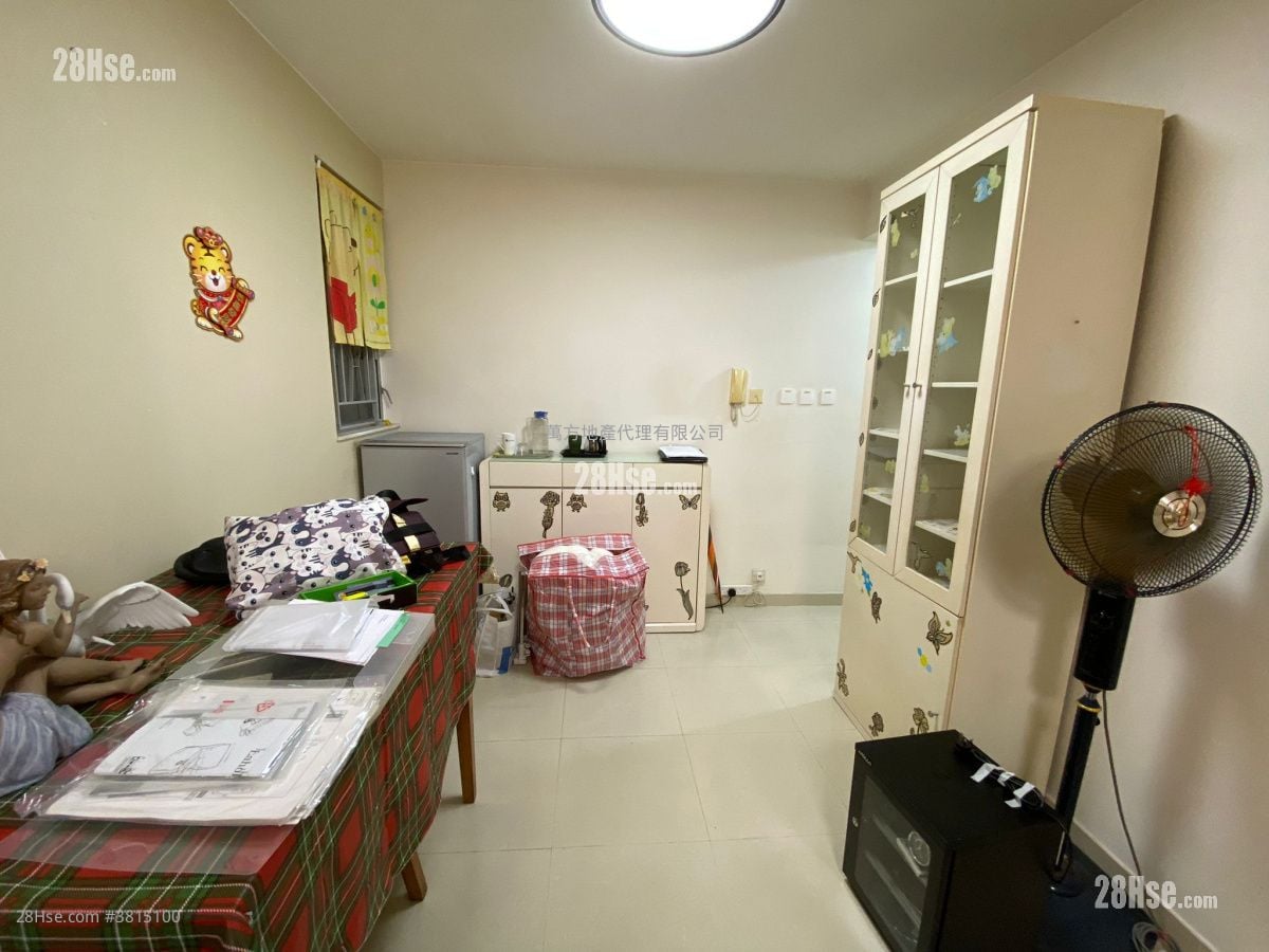 Ka Keng Court Sell 3 Bedrooms , 2 Bathrooms 650 ft²
