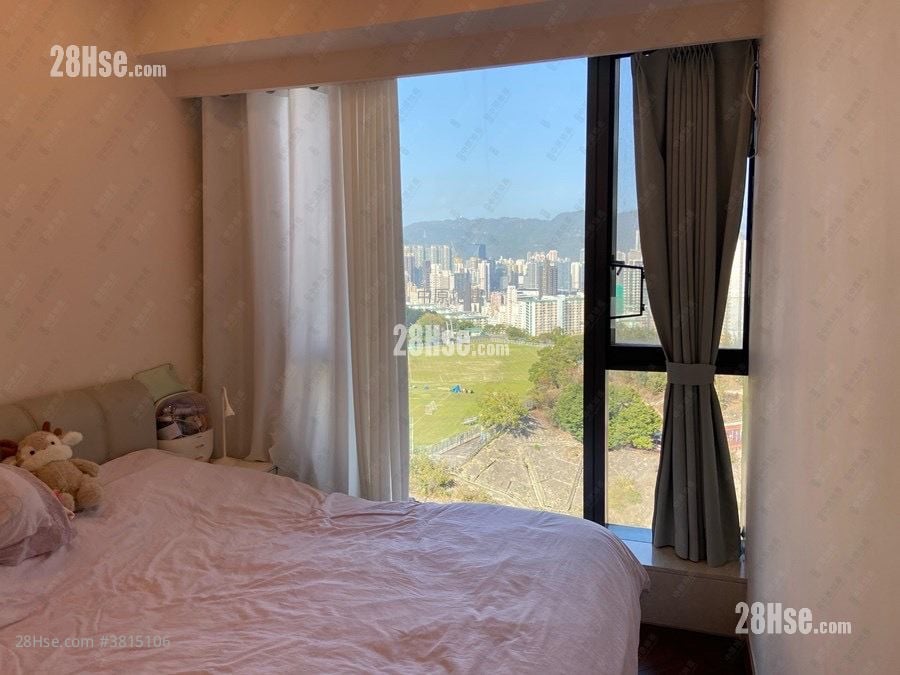 Ultima Rental 994 ft²