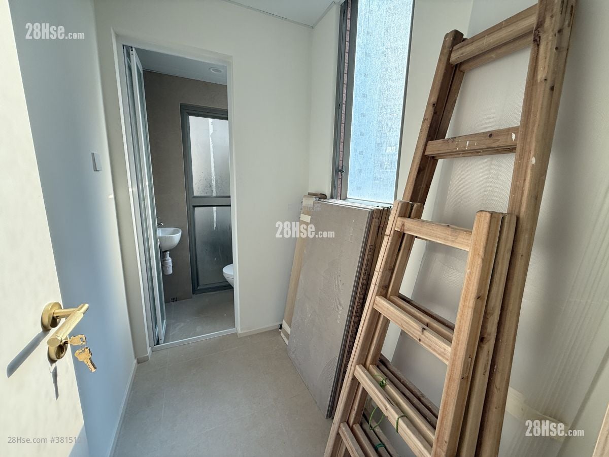 No. 31 Robinson Road Rental 4 Bedrooms , 3 Bathrooms 1,986 ft²