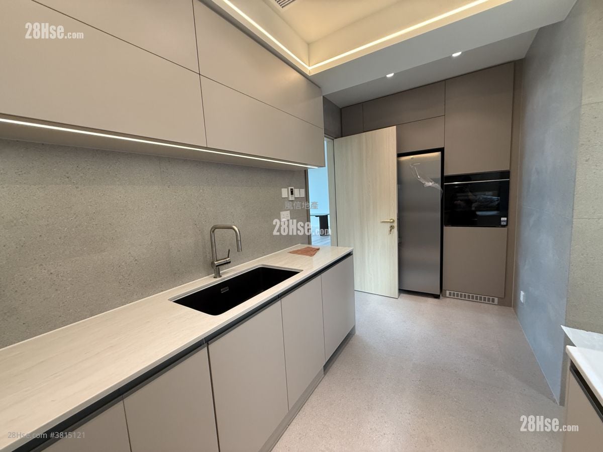 No. 31 Robinson Road Rental 4 Bedrooms , 3 Bathrooms 1,986 ft²