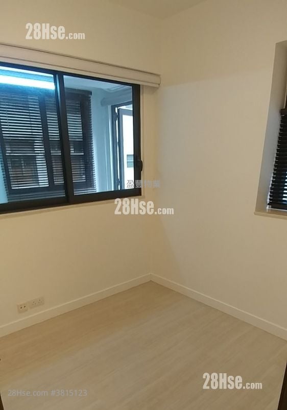 展鴻大廈 租盤 3 房 , 1 浴室 358 平方呎