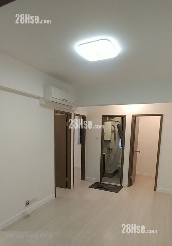 展鴻大廈 租盤 3 房 , 1 浴室 358 平方呎