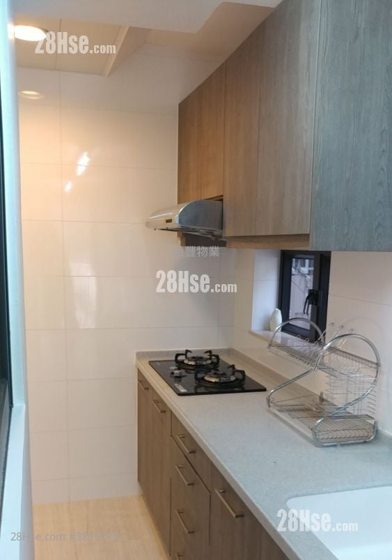 展鴻大廈 租盤 3 房 , 1 浴室 358 平方呎