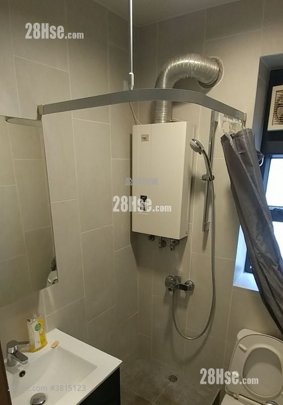 展鴻大廈 租盤 3 房 , 1 浴室 358 平方呎