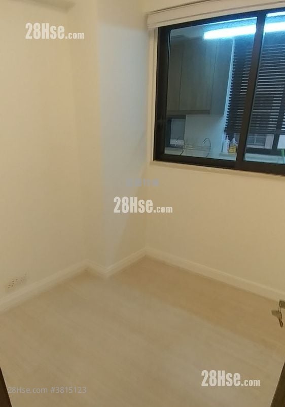 展鴻大廈 租盤 3 房 , 1 浴室 358 平方呎