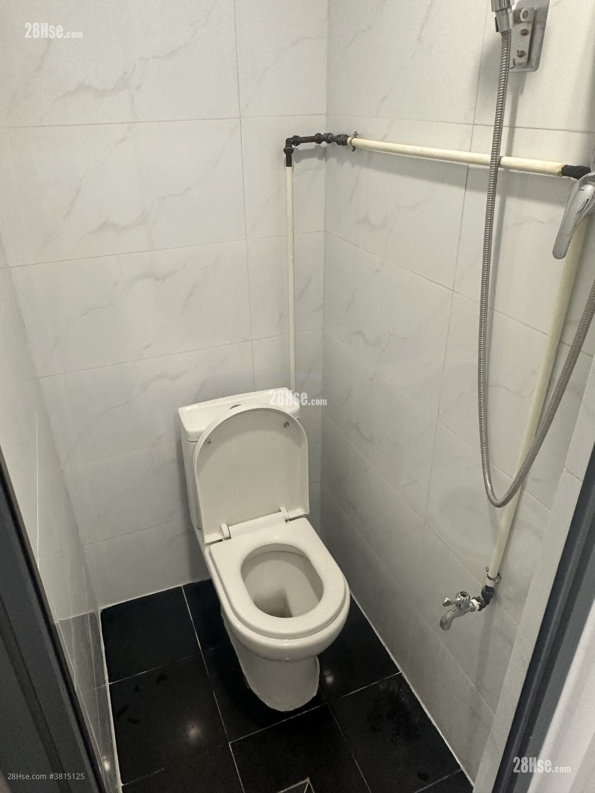 唐楼 租盘 120 平方尺