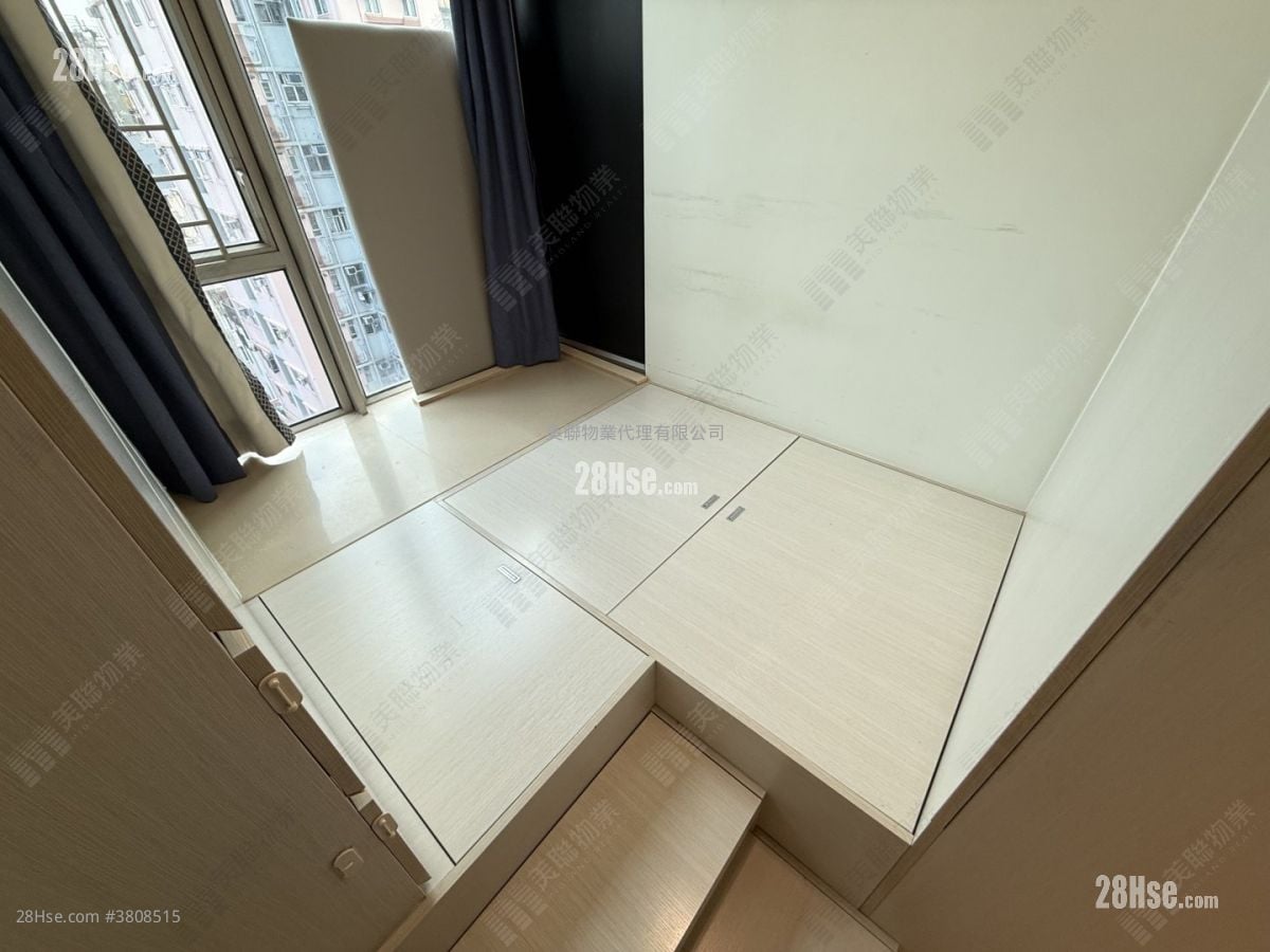 One Madison Sell 2 Bedrooms 496 ft²