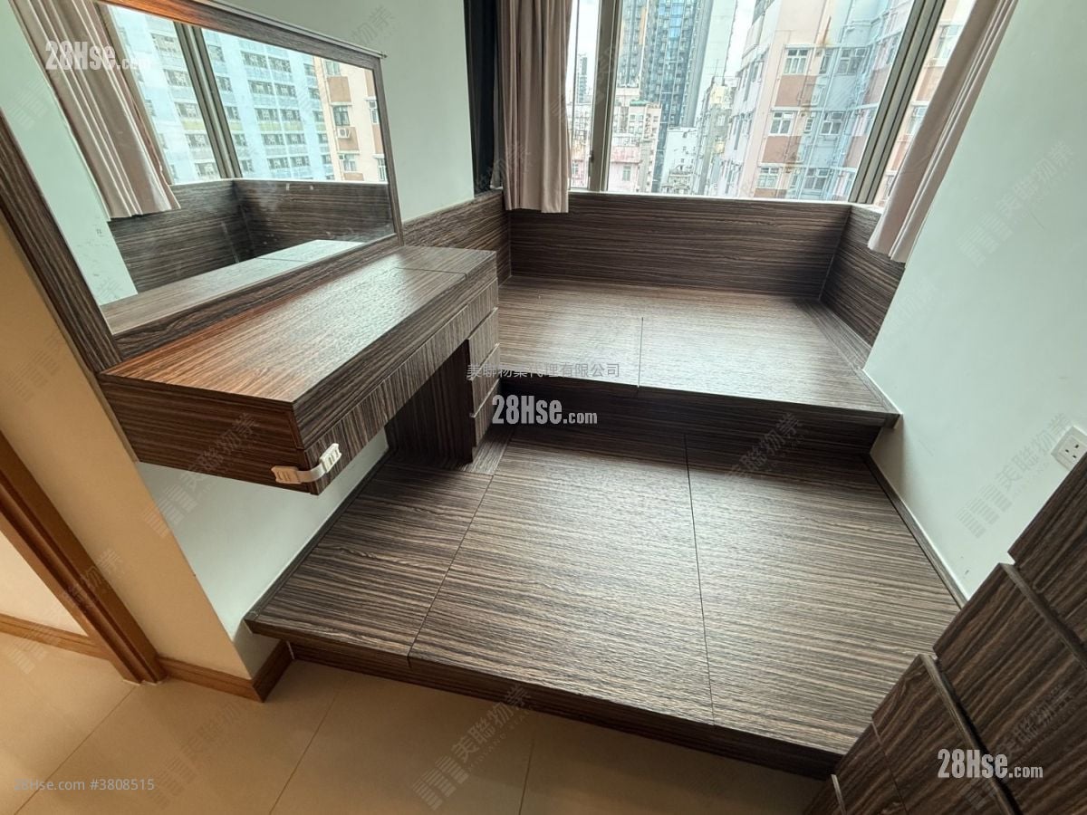 One Madison Sell 2 Bedrooms 496 ft²