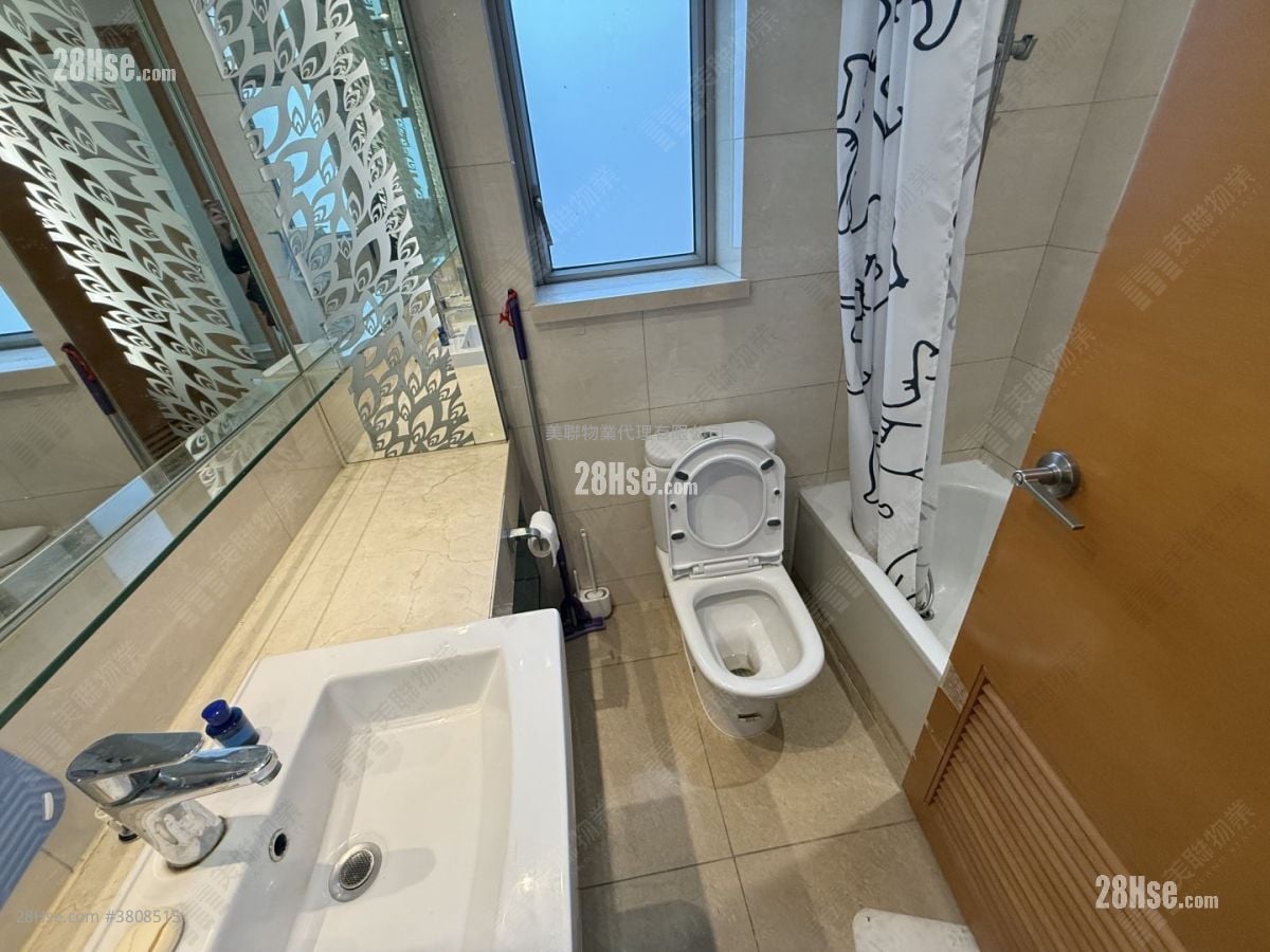 One Madison Sell 2 Bedrooms 496 ft²