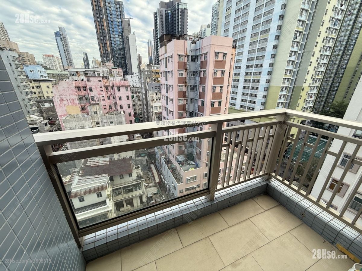 One Madison Sell 2 Bedrooms 496 ft²