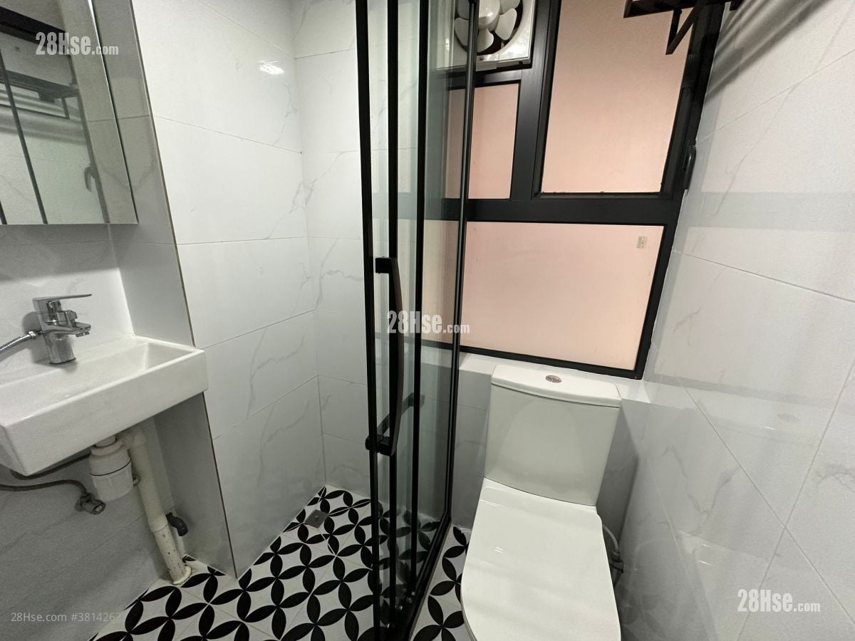 Tai On Building Rental Studio , 1 Bathroom 160 ft²