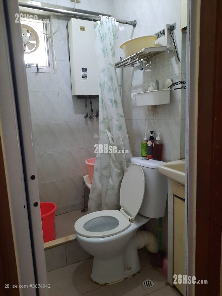 King Shan Court Sell 2 Bedrooms , 1 Bathroom 434 ft²