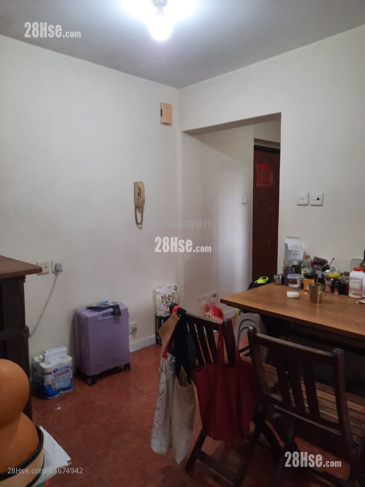 King Shan Court Sell 2 Bedrooms , 1 Bathroom 434 ft²