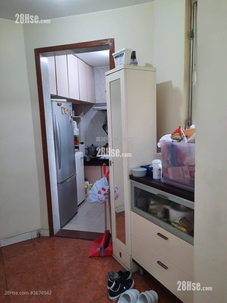 King Shan Court Sell 2 Bedrooms , 1 Bathroom 434 ft²