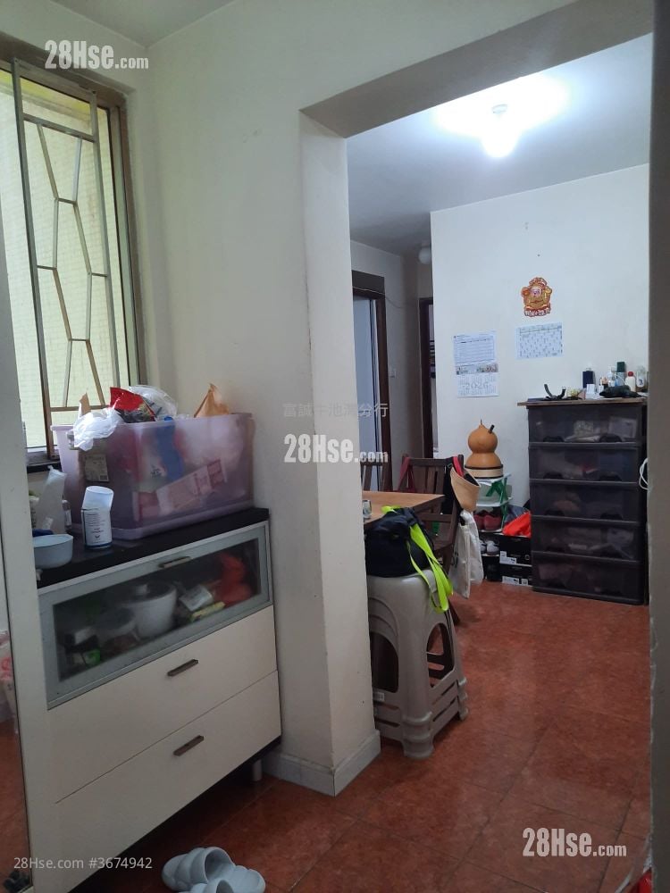 King Shan Court Sell 2 Bedrooms , 1 Bathroom 434 ft²