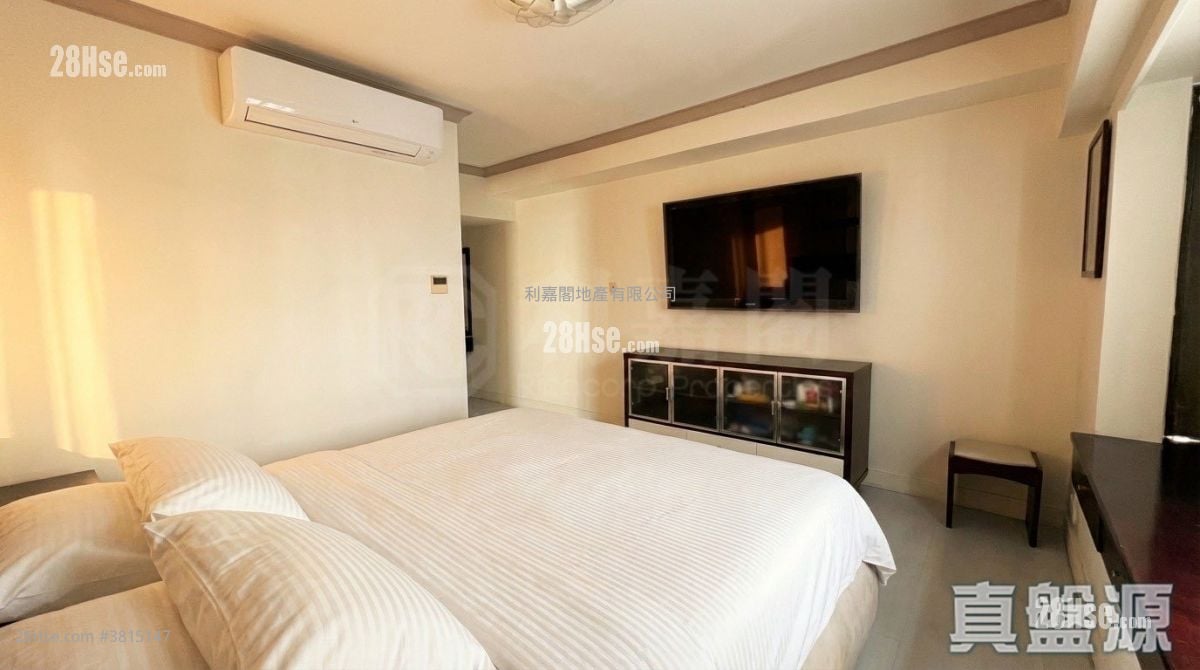 Monte Carlton Sell 4 Bedrooms 1,085 ft²