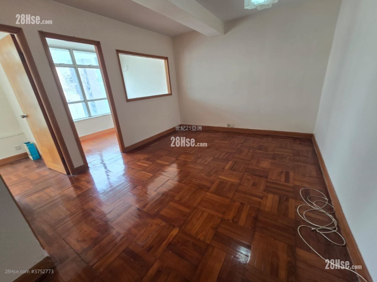 Southorn Garden Sell 2 Bedrooms , 1 Bathroom 517 ft²