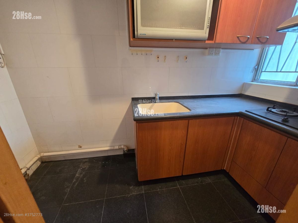 Southorn Garden Sell 2 Bedrooms , 1 Bathroom 517 ft²