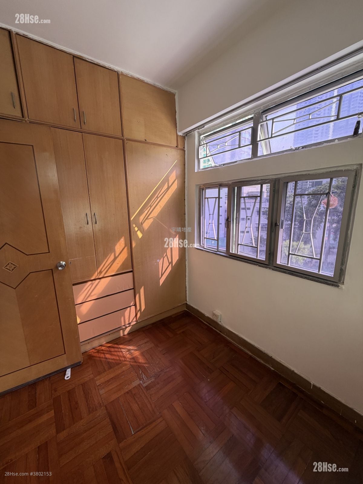 Lee Tak Cheong Mansion Rental 2 Bedrooms 329 ft²