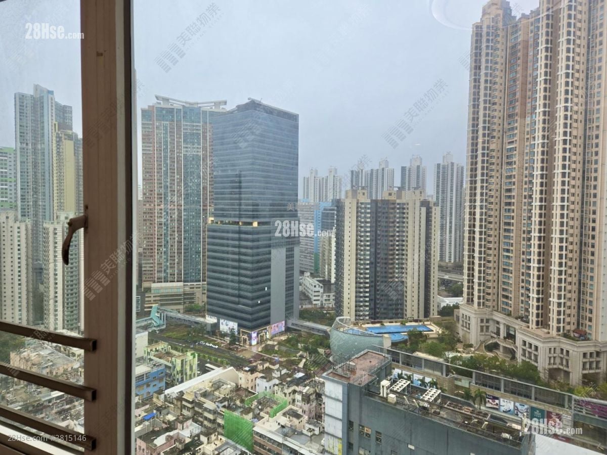 living room: The Blue Yard Rental 2 Bedrooms , 1 Bathroom 605 ft²