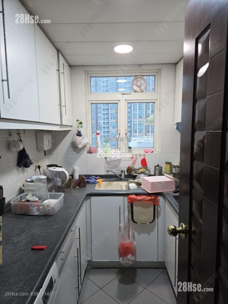 kitchen: The Blue Yard Rental 2 Bedrooms , 1 Bathroom 605 ft²