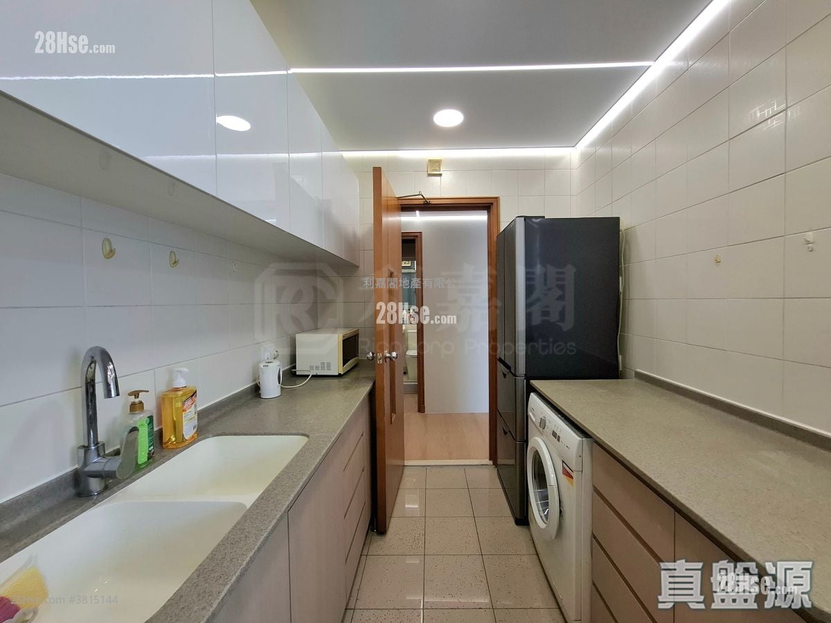 海堤湾畔 售盘 3 房 845 平方尺