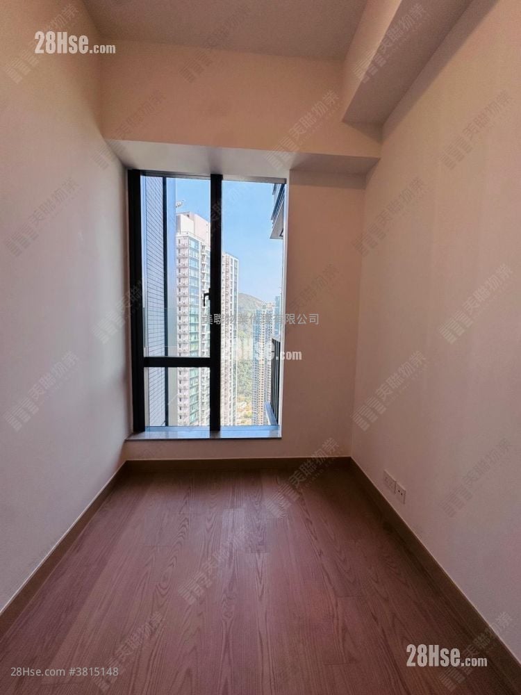 Seasons Place 售盤 1 房 , 1 浴室 323 平方呎