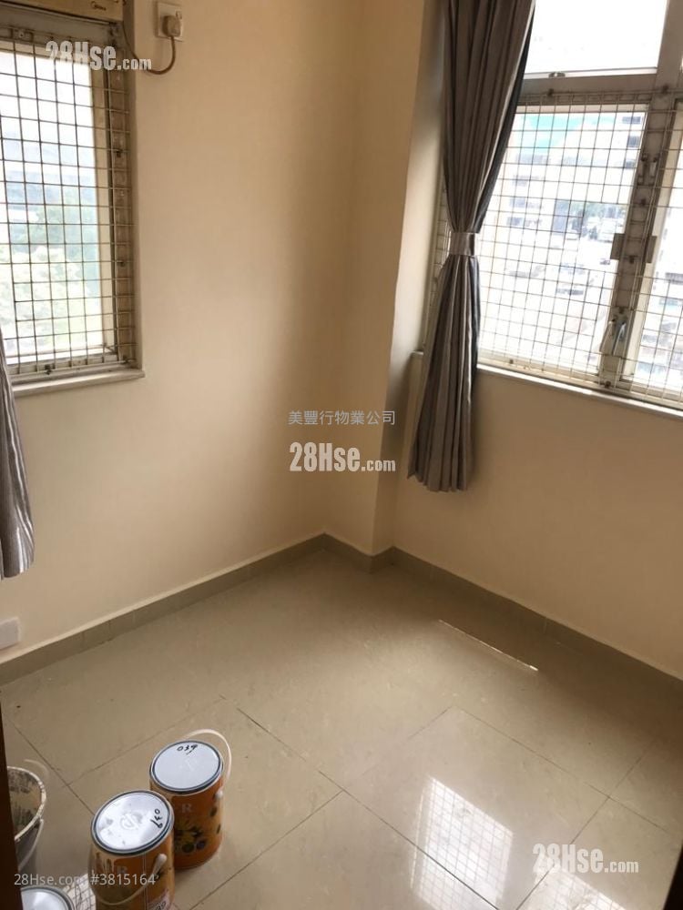 Apartment Sell 2 Bedrooms , 1 Bathroom 202 ft²