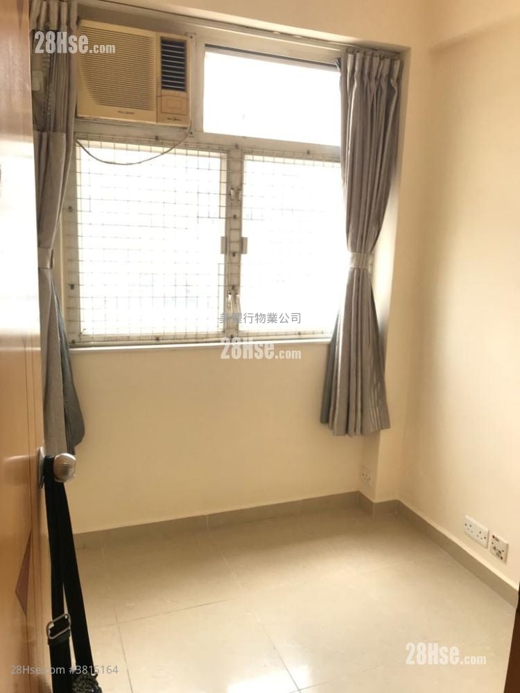 Apartment Sell 2 Bedrooms , 1 Bathroom 202 ft²