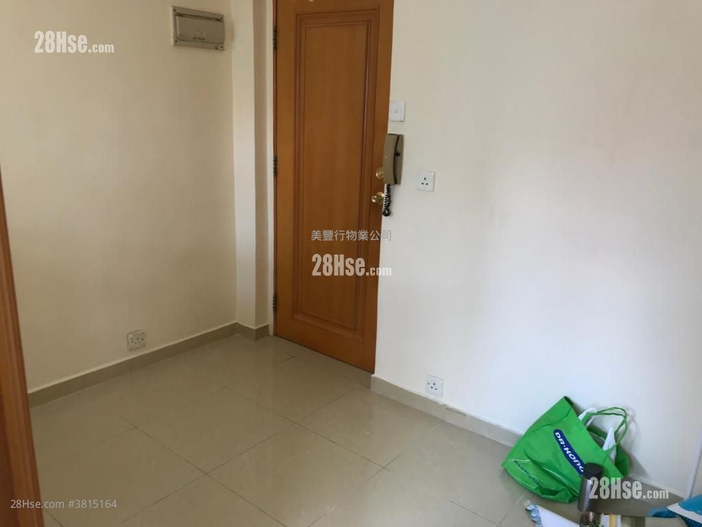Apartment Sell 2 Bedrooms , 1 Bathroom 202 ft²