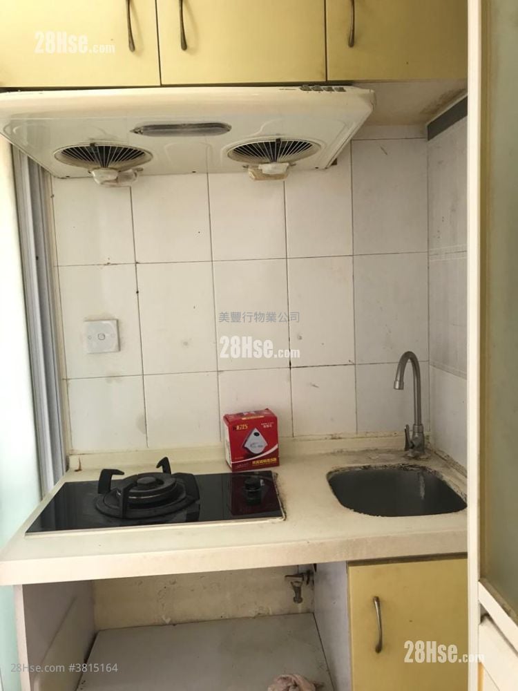 Apartment Sell 2 Bedrooms , 1 Bathroom 202 ft²